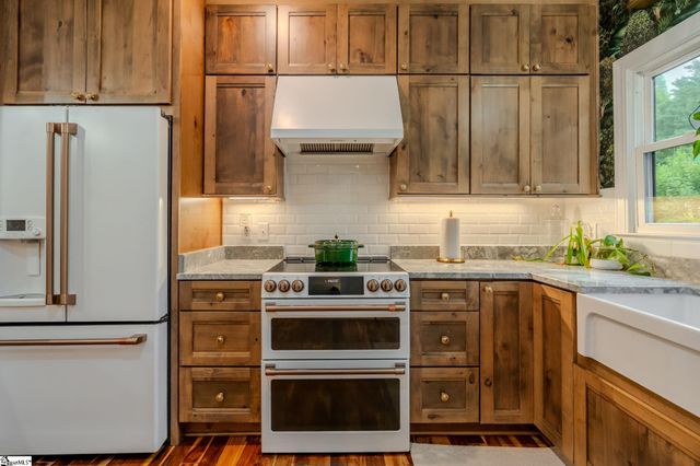130 Raptor Way, Landrum, SC 29356