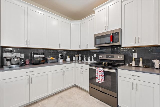 8995 ACE LOOP, Davenport, FL 33896