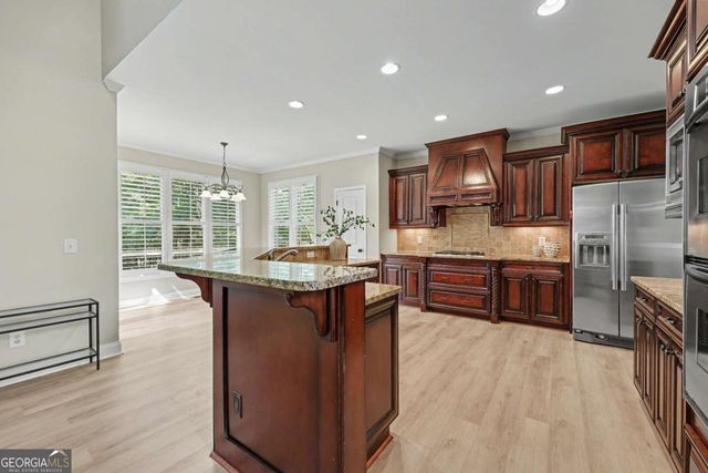 6105 Providence Lake Drive, Gainesville, GA 30506