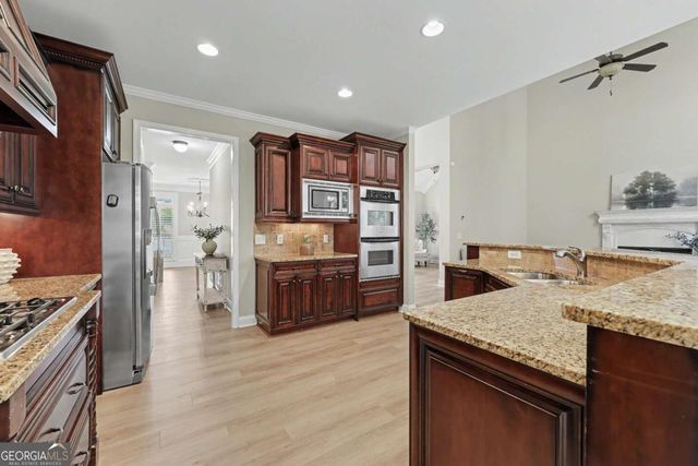 6105 Providence Lake Drive, Gainesville, GA 30506
