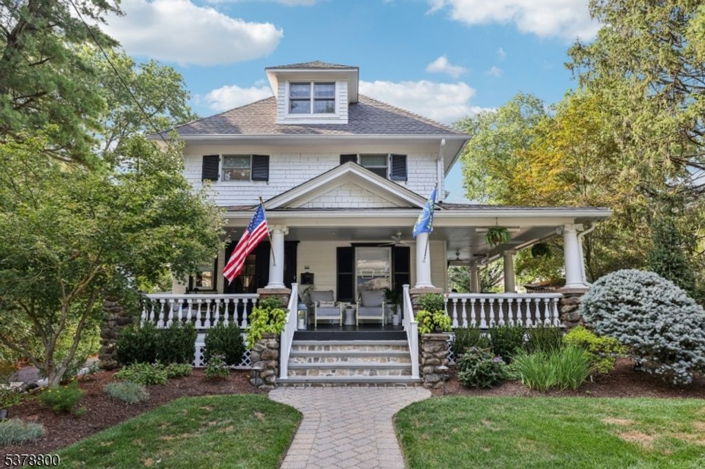 44 Washington Pl, Ridgewood Village, NJ 07450