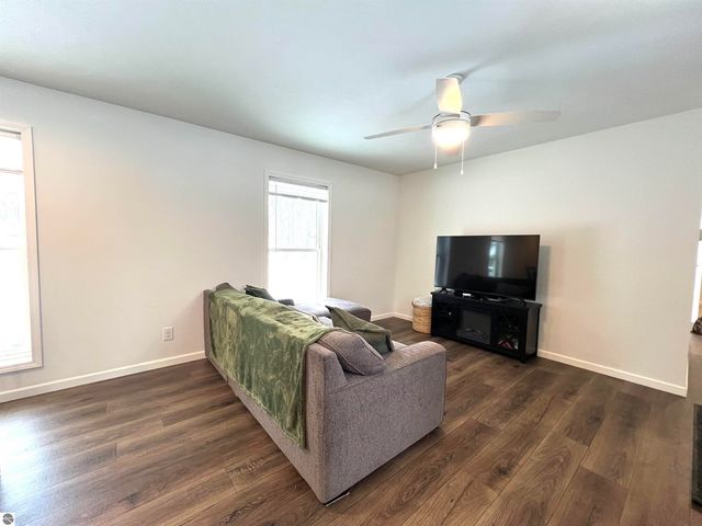 3437 US-131 N, Kalkaska, MI 49646