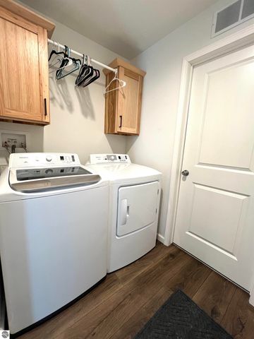 3437 US-131 N, Kalkaska, MI 49646