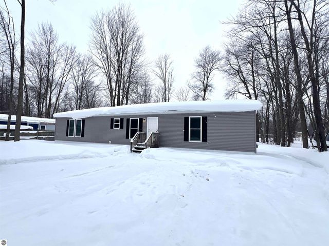 3437 US-131 N, Kalkaska, MI 49646