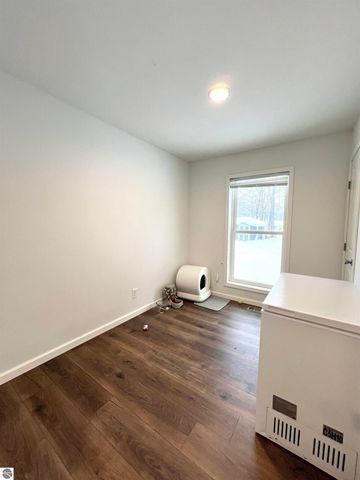 3437 US-131 N, Kalkaska, MI 49646