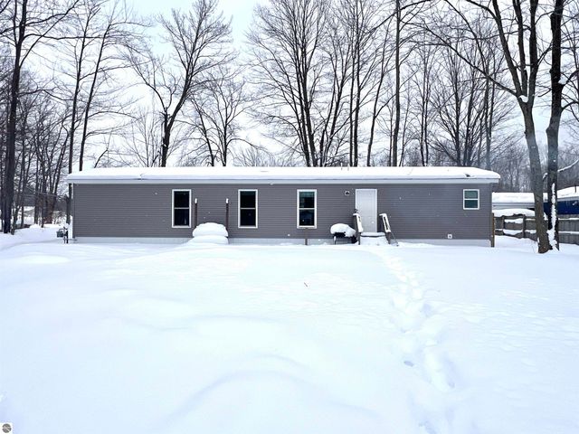 3437 US-131 N, Kalkaska, MI 49646