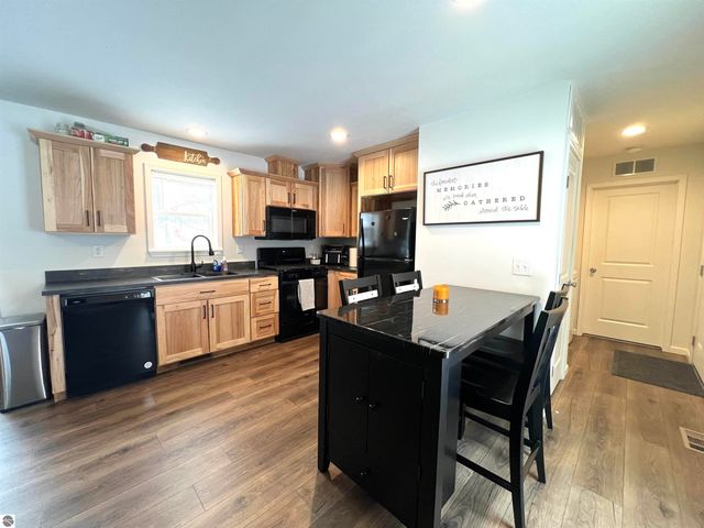 3437 US-131 N, Kalkaska, MI 49646