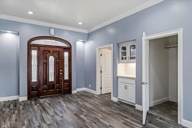 1046 Shoreline Dr, Copperopolis, CA 95228