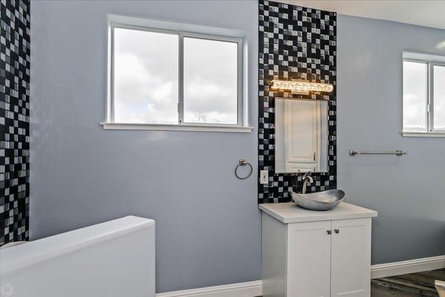 1046 Shoreline Dr, Copperopolis, CA 95228