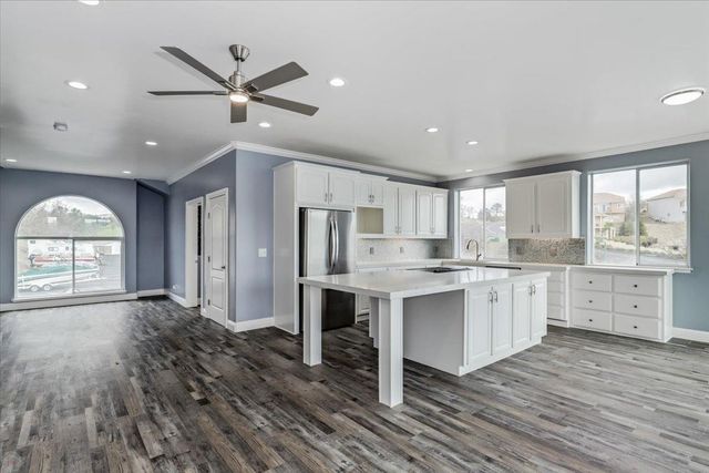 1046 Shoreline Dr, Copperopolis, CA 95228