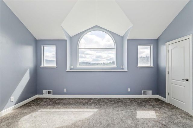 1046 Shoreline Dr, Copperopolis, CA 95228