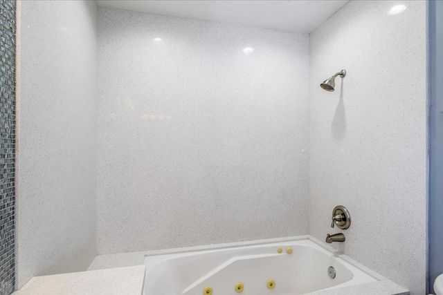 1046 Shoreline Dr, Copperopolis, CA 95228