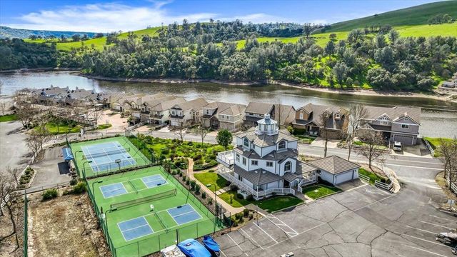 1046 Shoreline Dr, Copperopolis, CA 95228