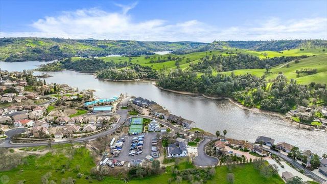 1046 Shoreline Dr, Copperopolis, CA 95228