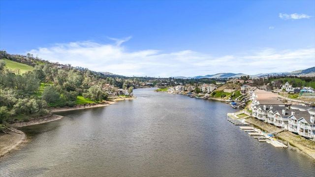 1046 Shoreline Dr, Copperopolis, CA 95228