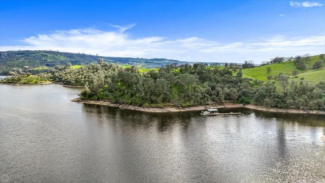 1046 Shoreline Dr, Copperopolis, CA 95228