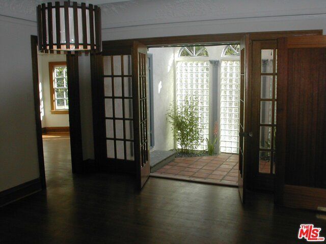 857 S SYCAMORE Avenue, Los Angeles, CA 90036
