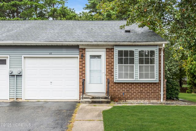 4b Pembroke Lane 52, Whiting, NJ 08759