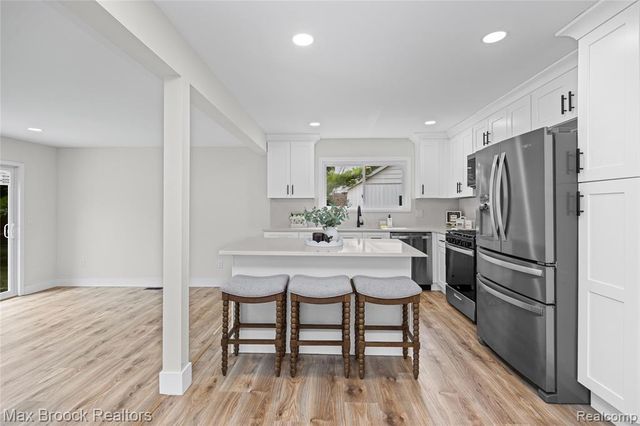 30190 Northgate Drive, Southfield, MI 48076
