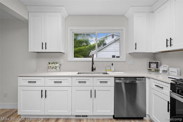 30190 Northgate Drive, Southfield, MI 48076