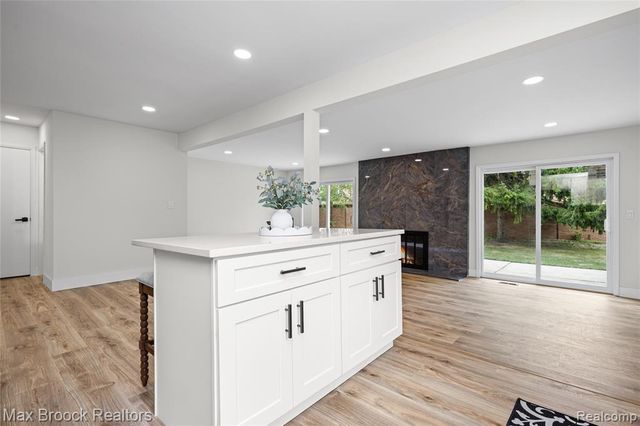 30190 Northgate Drive, Southfield, MI 48076
