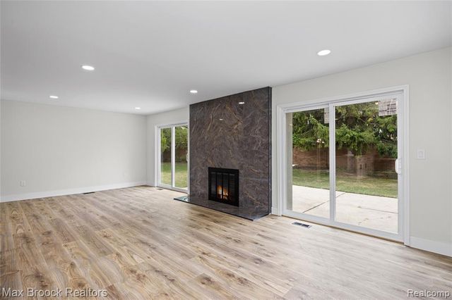 30190 Northgate Drive, Southfield, MI 48076