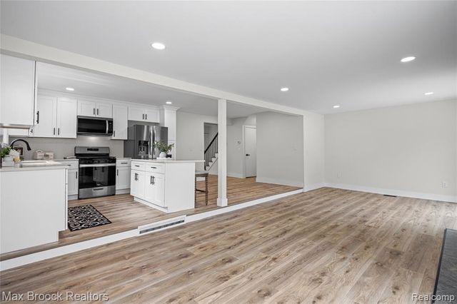 30190 Northgate Drive, Southfield, MI 48076