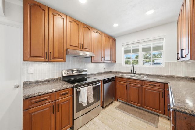 7000 Hope Street, Hollywood, FL 33024