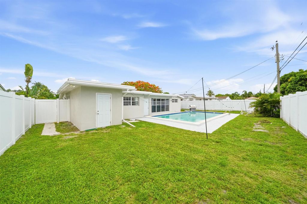 7000 Hope Street, Hollywood, FL 33024