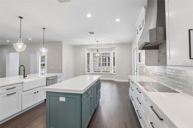 5105 W NEPTUNE WAY, Tampa, FL 33609