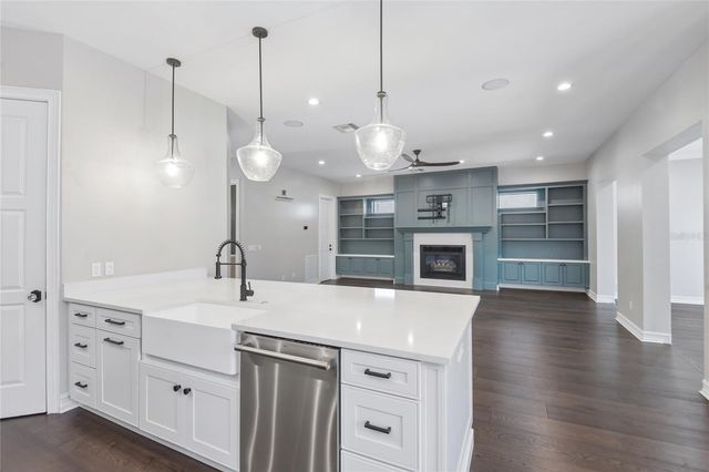 5105 W NEPTUNE WAY, Tampa, FL 33609
