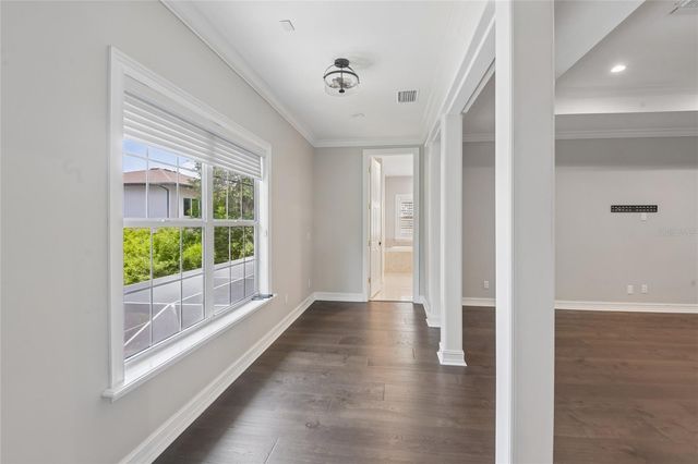 5105 W NEPTUNE WAY, Tampa, FL 33609