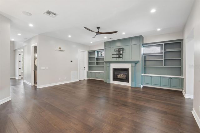 5105 W NEPTUNE WAY, Tampa, FL 33609