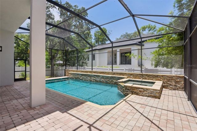 5105 W NEPTUNE WAY, Tampa, FL 33609