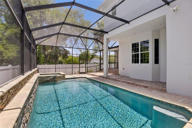 5105 W NEPTUNE WAY, Tampa, FL 33609
