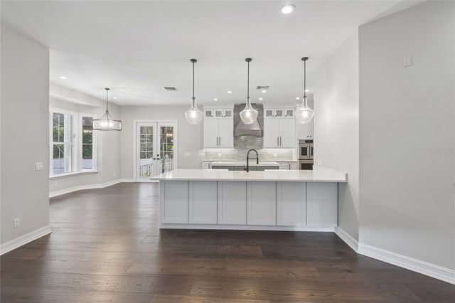 5105 W NEPTUNE WAY, Tampa, FL 33609