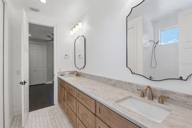 5105 W NEPTUNE WAY, Tampa, FL 33609
