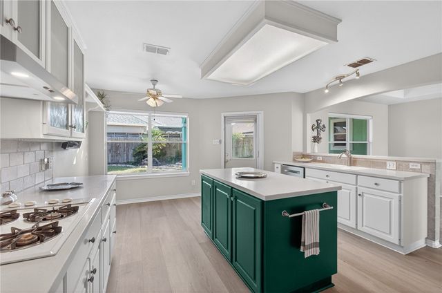 15658 CUMANA Dr, Corpus Christi, TX 78418