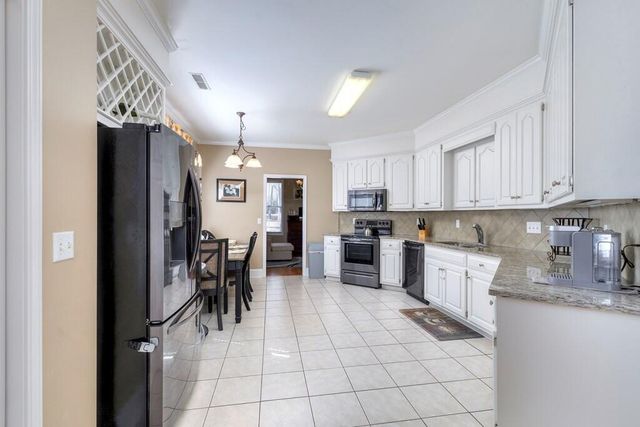 3200 Mayflower Lane, Sumter, SC 29150