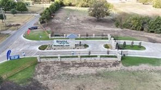000 Machila Trail, Oak Leaf, TX 75154
