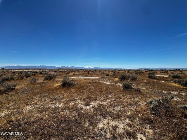 Cor 127 Ste H12, Lancaster, CA 93535