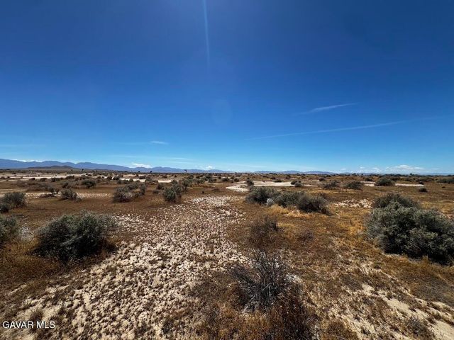 Cor 127 Ste H12, Lancaster, CA 93535