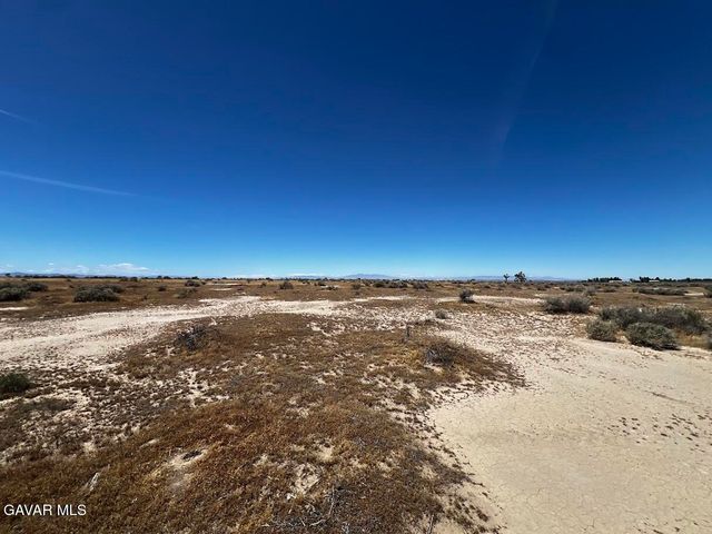 Cor 127 Ste H12, Lancaster, CA 93535