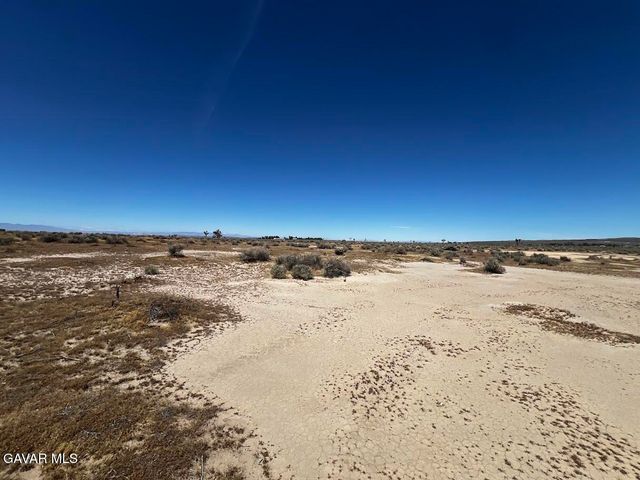 Cor 127 Ste H12, Lancaster, CA 93535