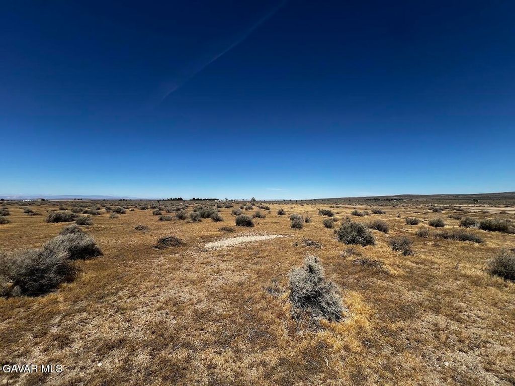 Cor 127 Ste H12, Lancaster, CA 93535