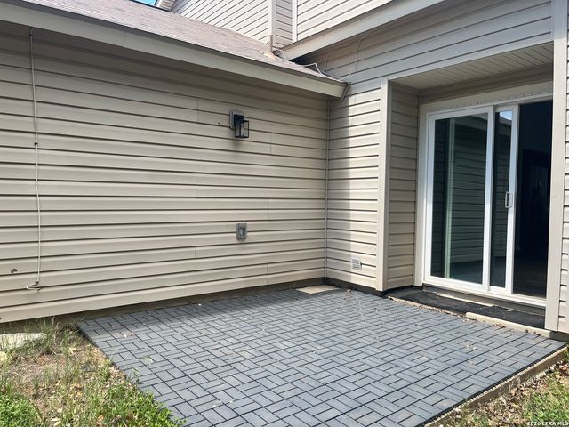 9358 Village Lance, San Antonio, TX 78250