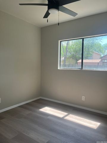 9358 Village Lance, San Antonio, TX 78250