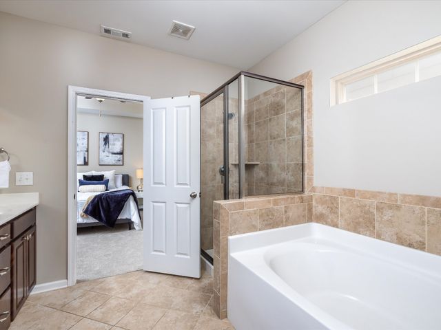 2438 Arden Village Dr, Columbia, TN 38401