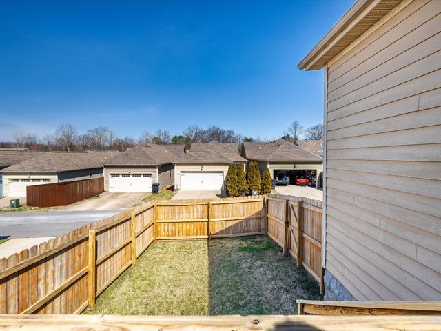 2438 Arden Village Dr, Columbia, TN 38401