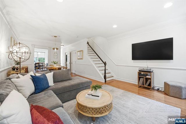 204 Swathmore Drive 2005, Nutley, NJ 07110